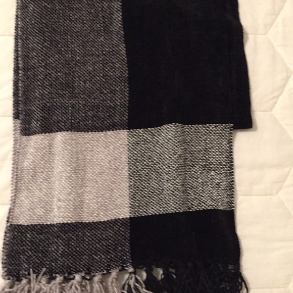 Scarf - Picture 3 of 4